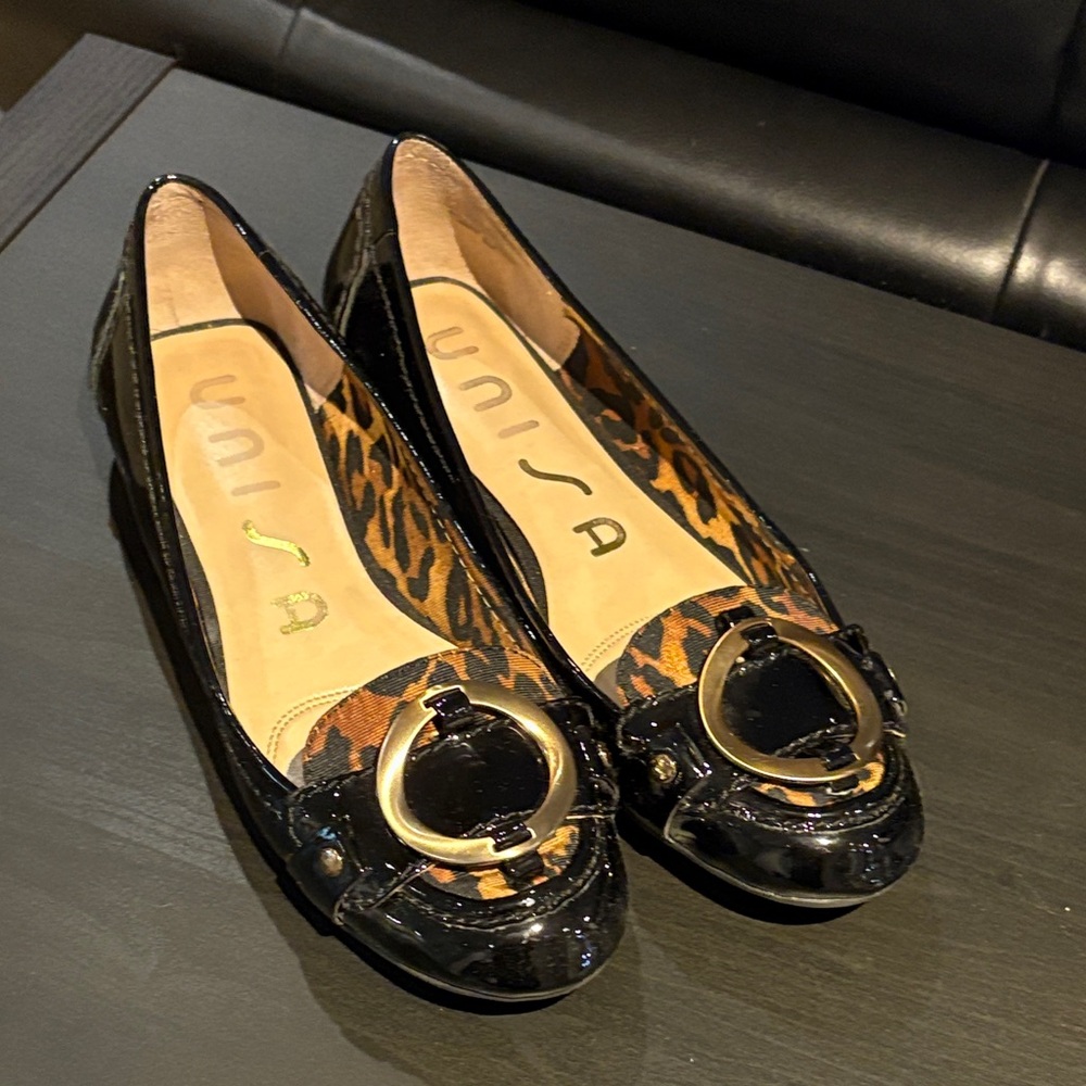 Unisa Black and Tan Leopard Flats